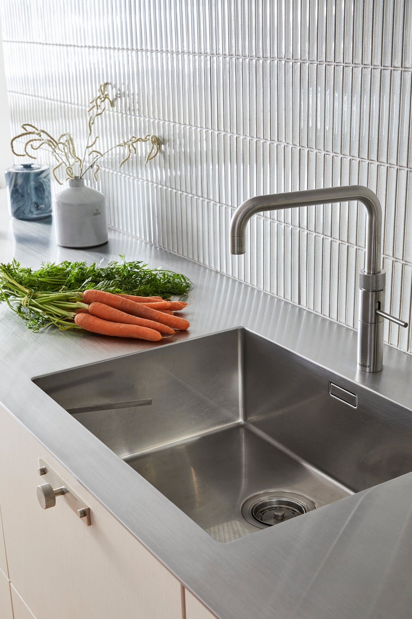 Sola Kitchens Hampstead Showroom - Mittsu - Japanese Tiles
