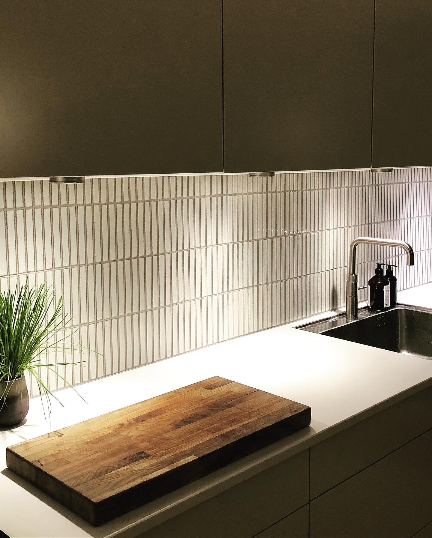Sylmester Kitchen - Mittsu - Japanese Tiles