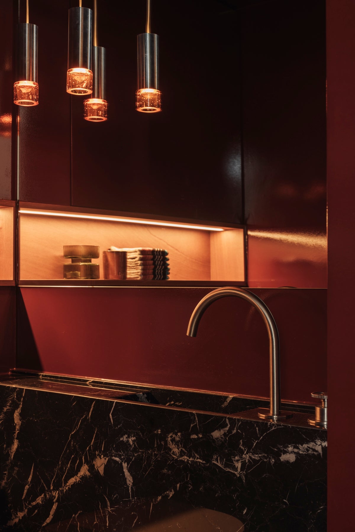 Kaji Border Burnt Russet tiled bathroom detail at the Knokke-Heist penthouse