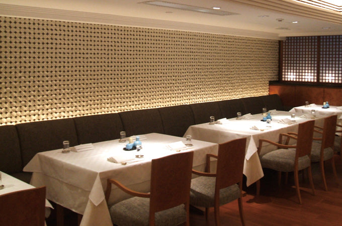 Moon Antique Gold restaurant dining room