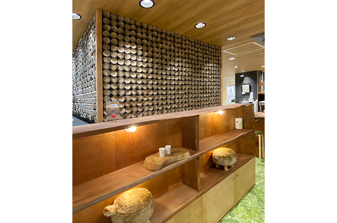 Moon Metallic Silvery Black bar interior