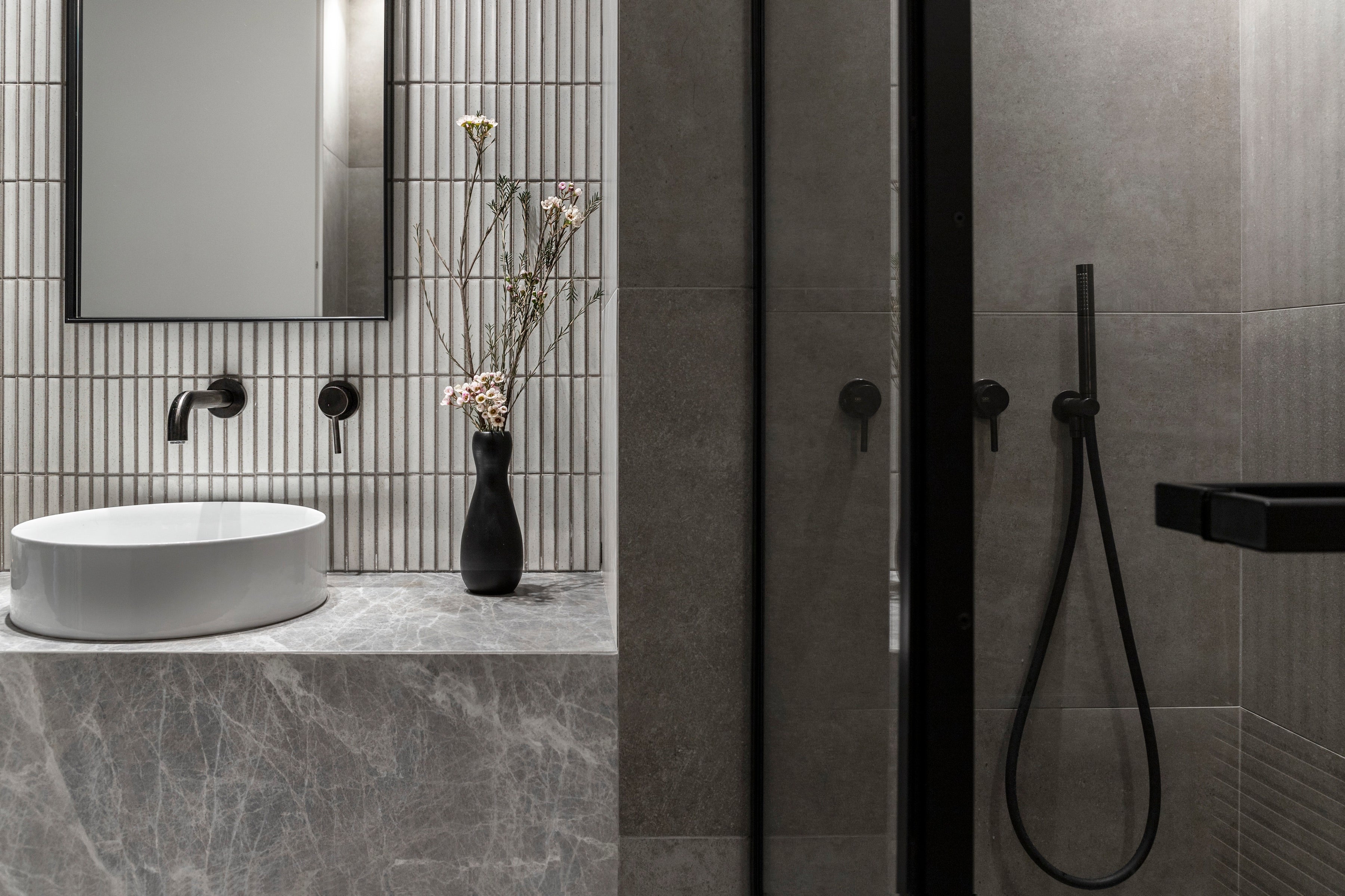 yuki border speckled white aurio studio athens bathroom 05
