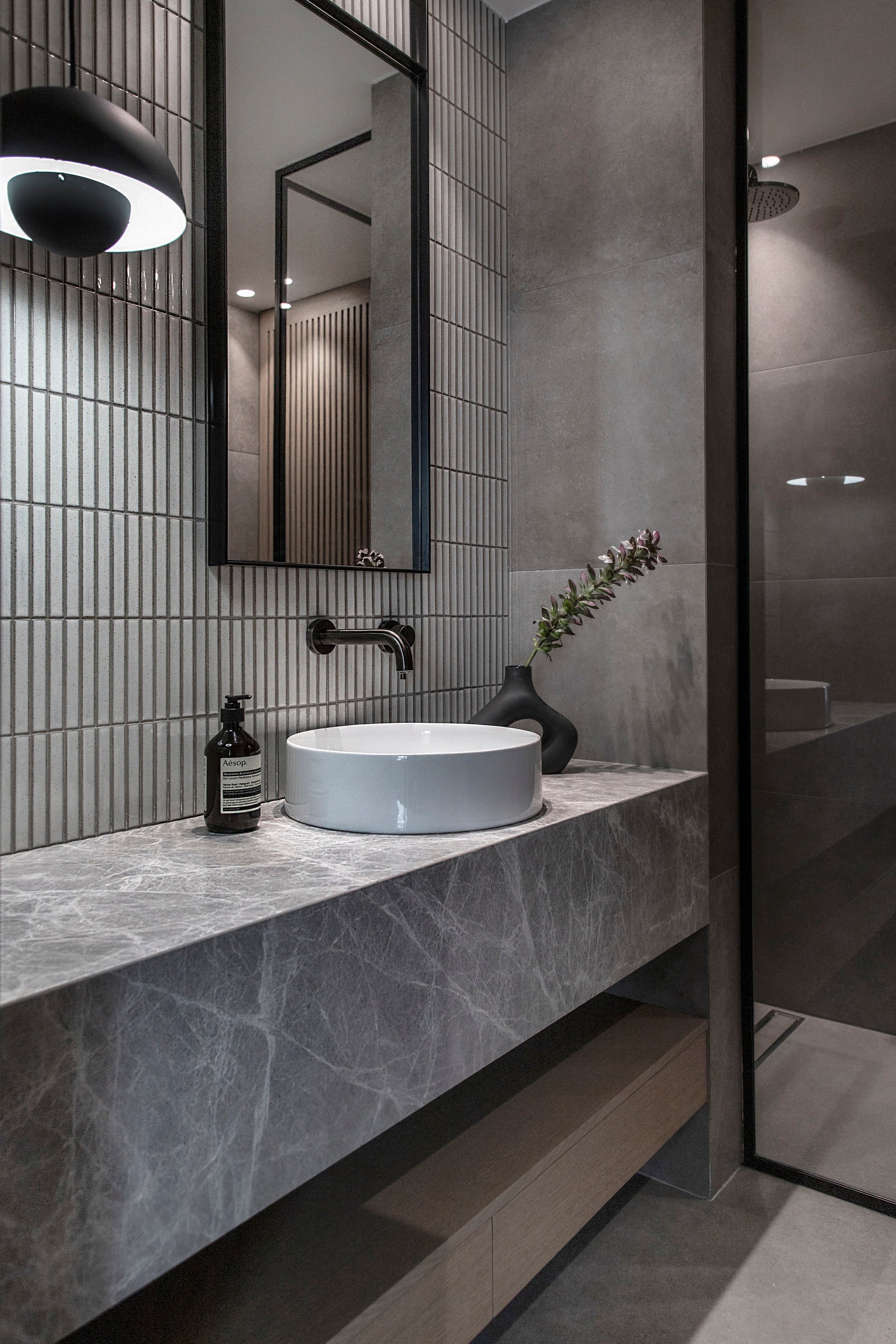 yuki border speckled white aurio studio athens bathroom 10
