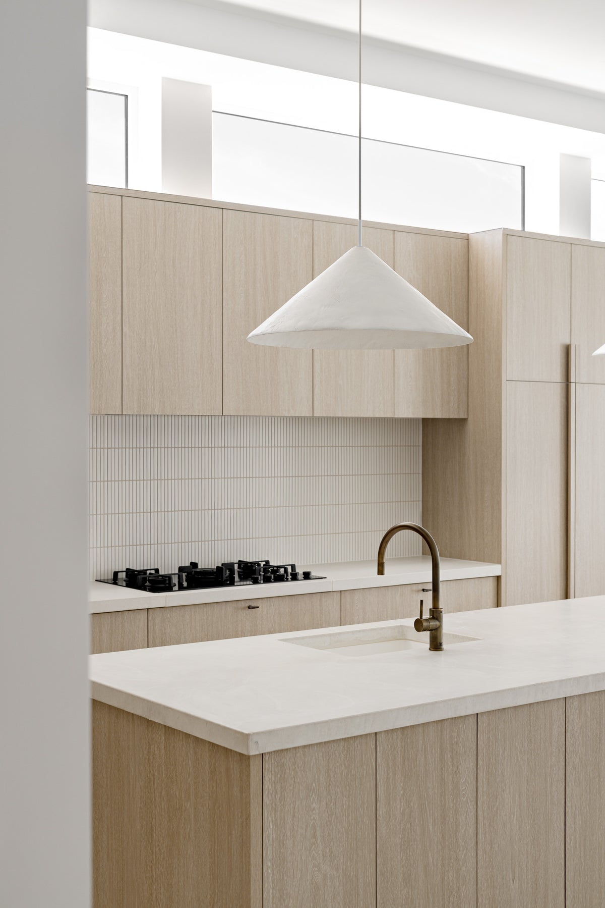 yuki border speckled white casa clisby way kitchen 04