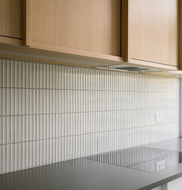yuki border speckled white francisco sutherland kitchen 06