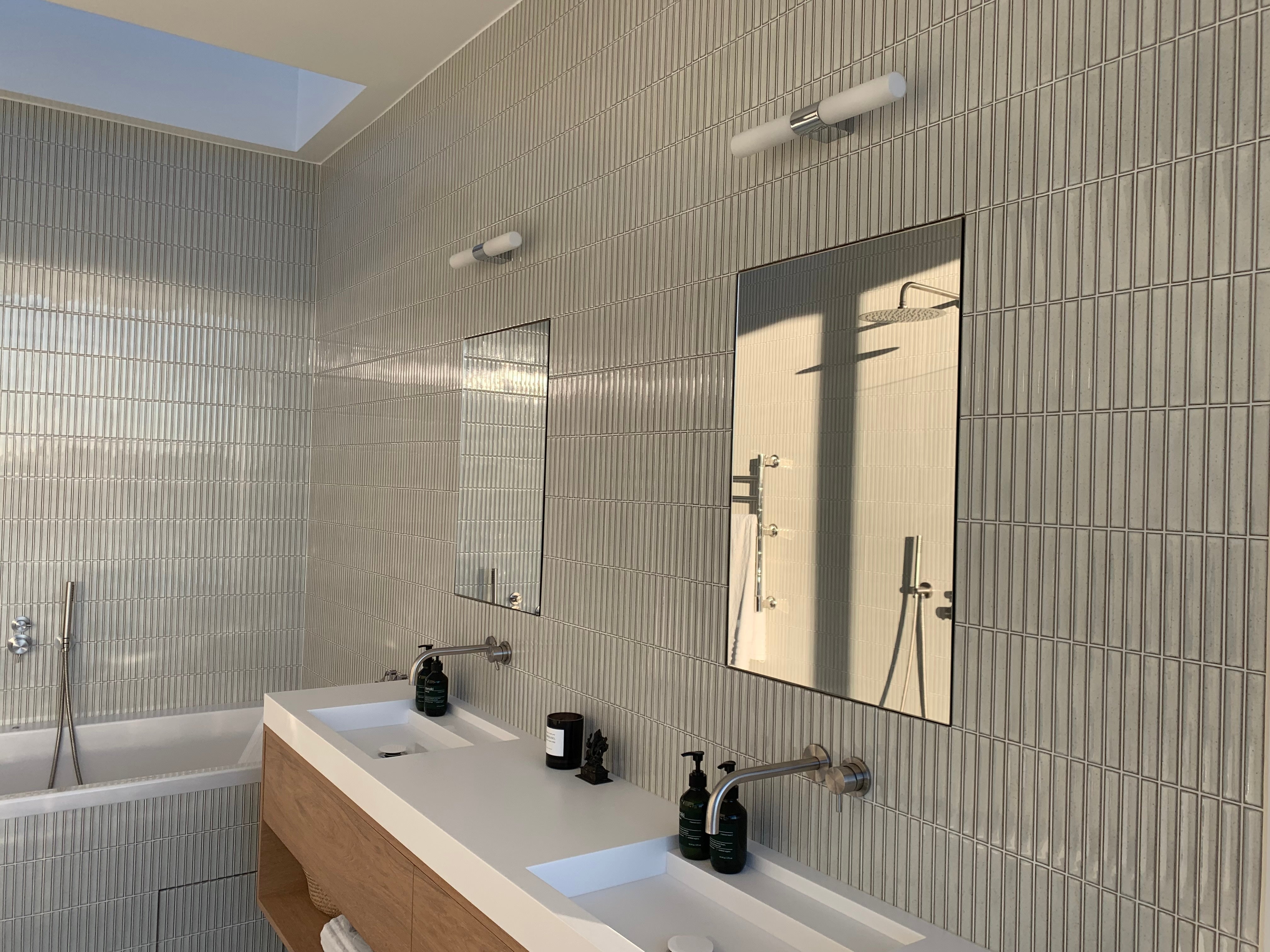 yuki border speckled white private villa stockholm bathroom 02