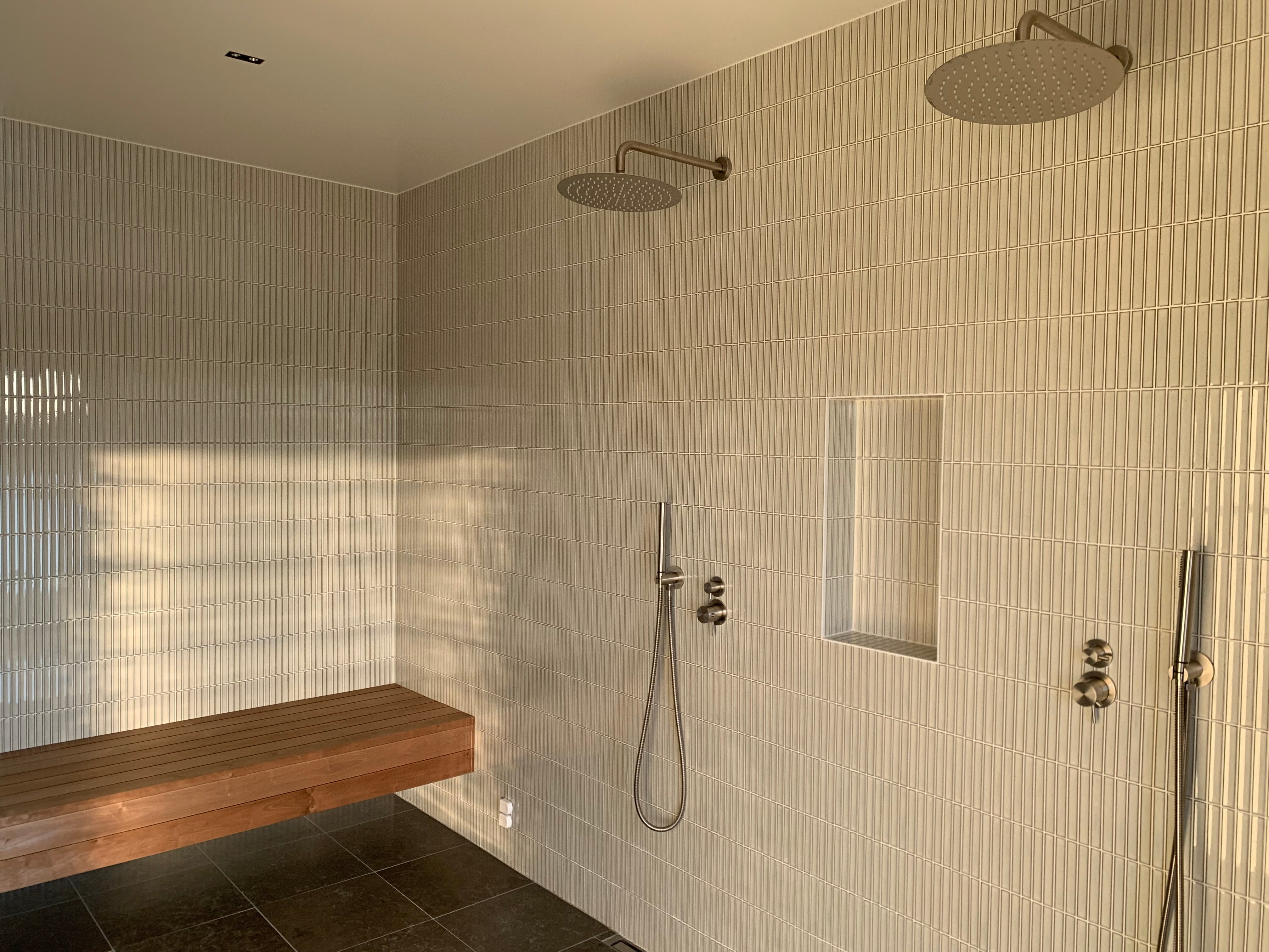 yuki border speckled white private villa stockholm bathroom 09