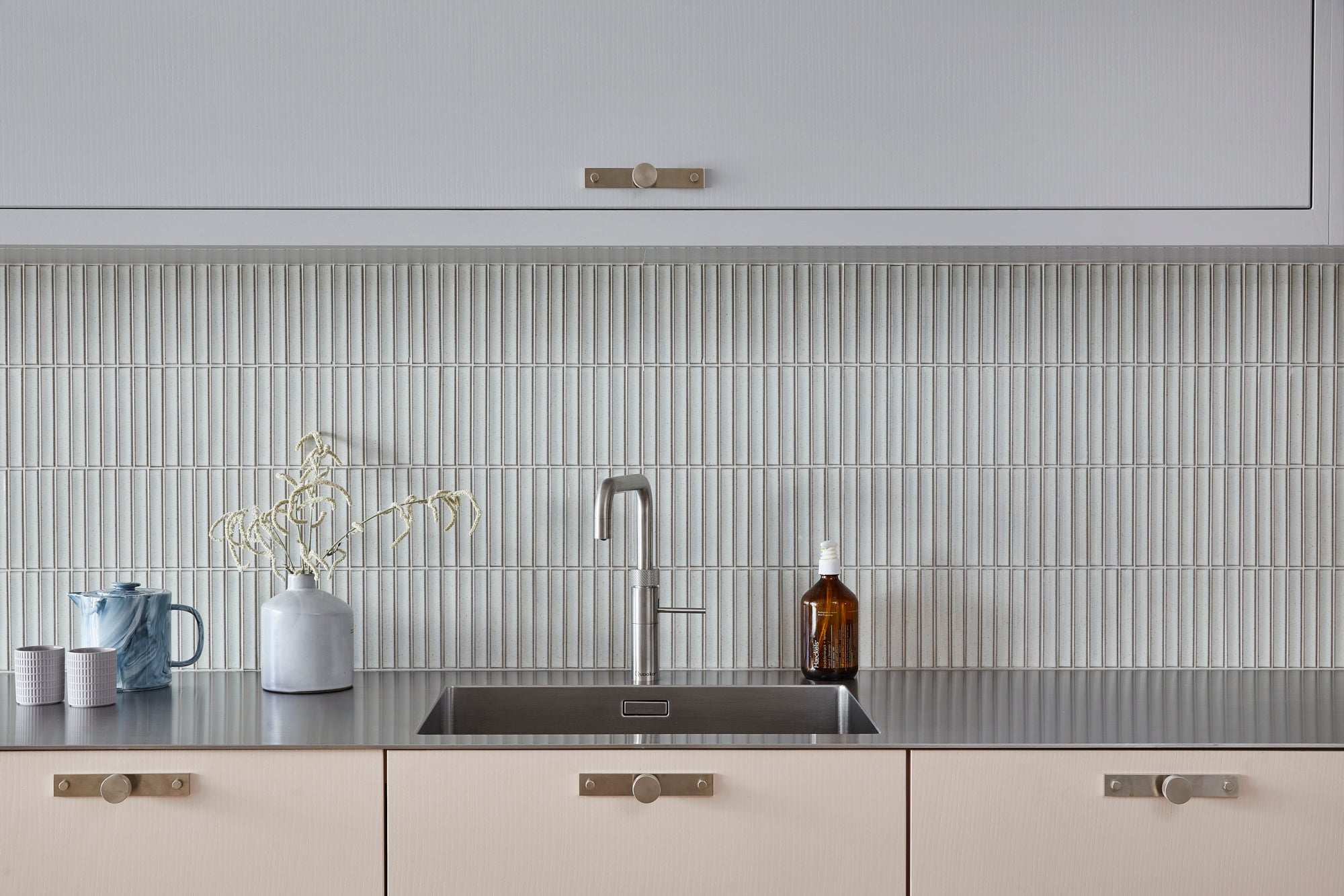 yuki border speckled white sola kitchens hampstead 03