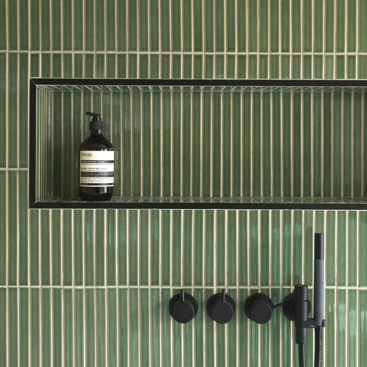 Arcaico Japanese porcelain wall tile in Green – Mittsu Japanese Tiles