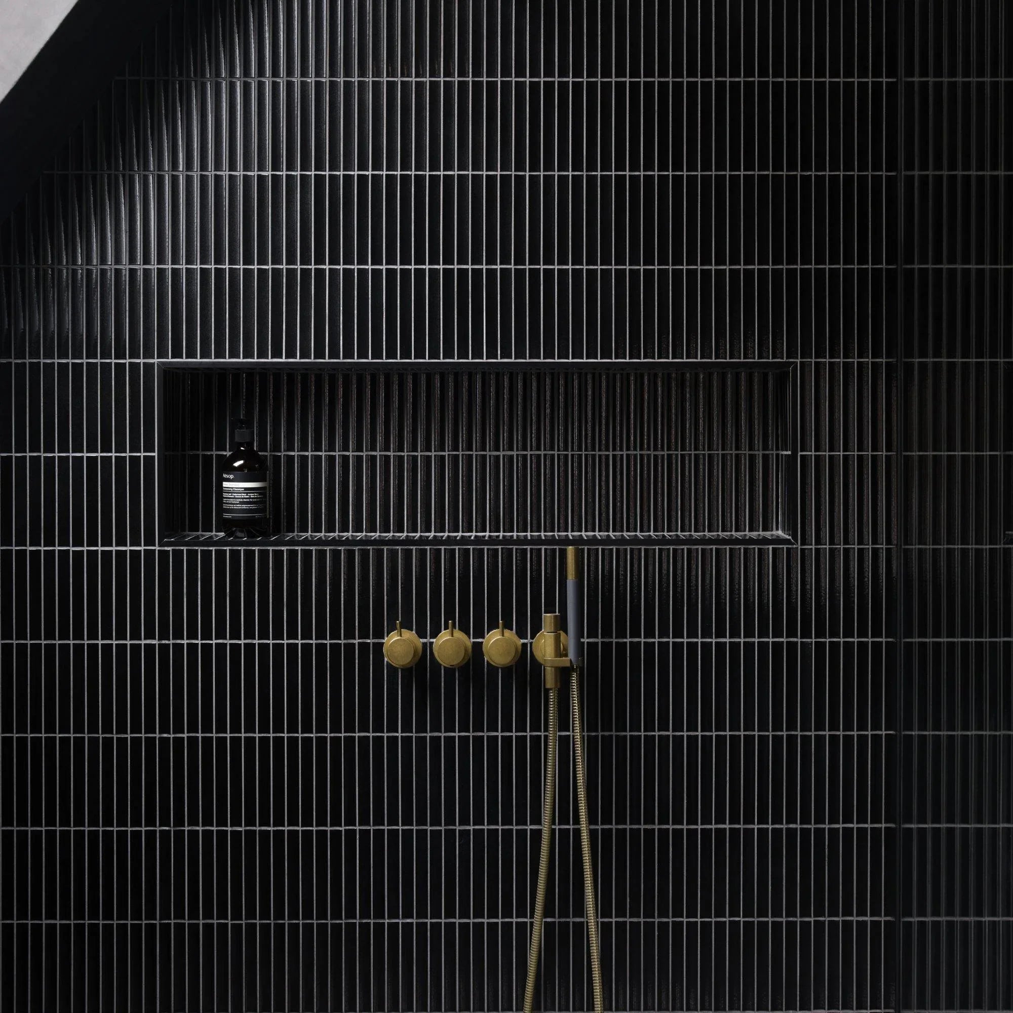 Japanese ceramic wall tiles Yuki Border in Speckled White from Mittsu Japanese Tiles