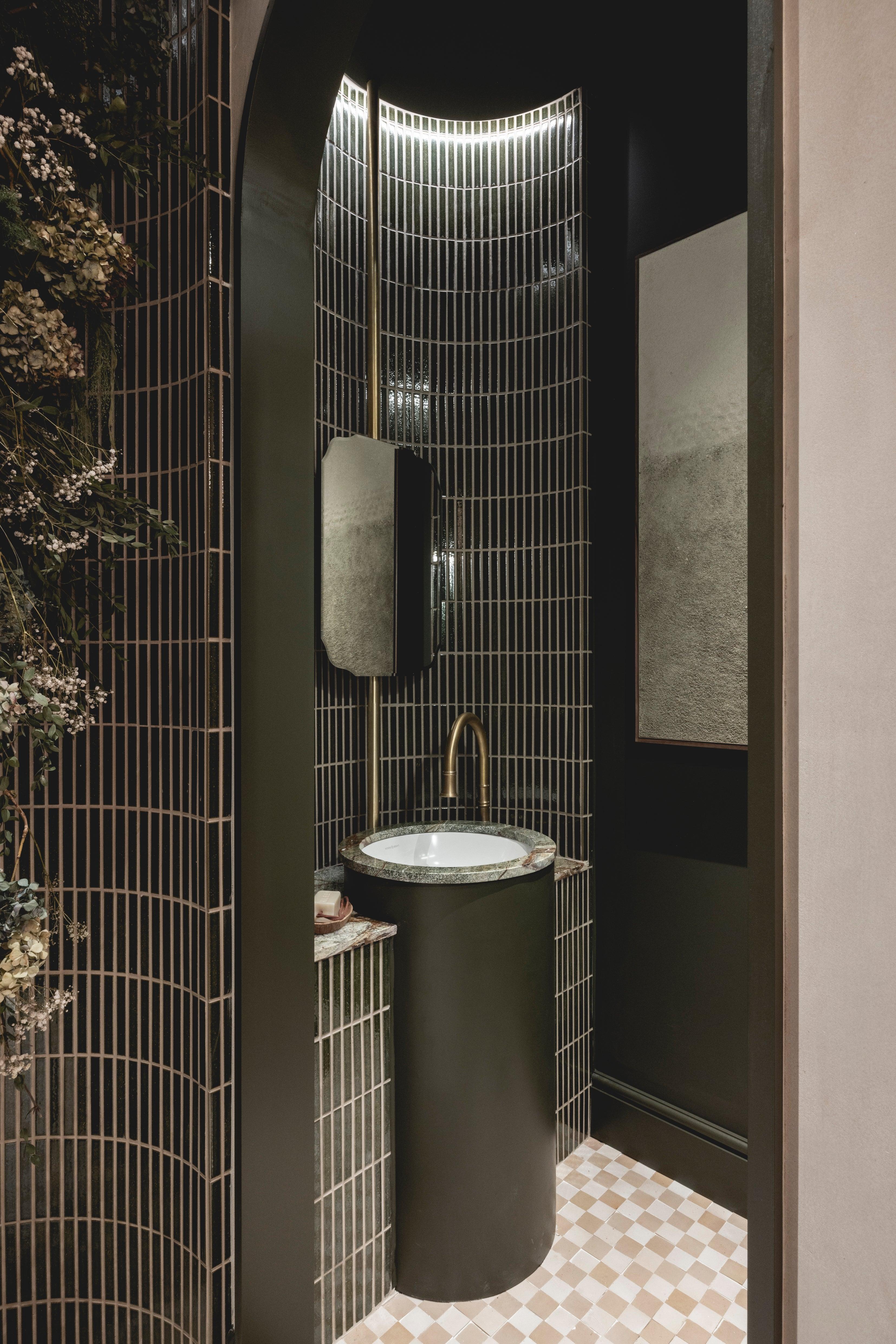 WOW House, Chelsea Harbour, London - Mittsu - Japanese Tiles