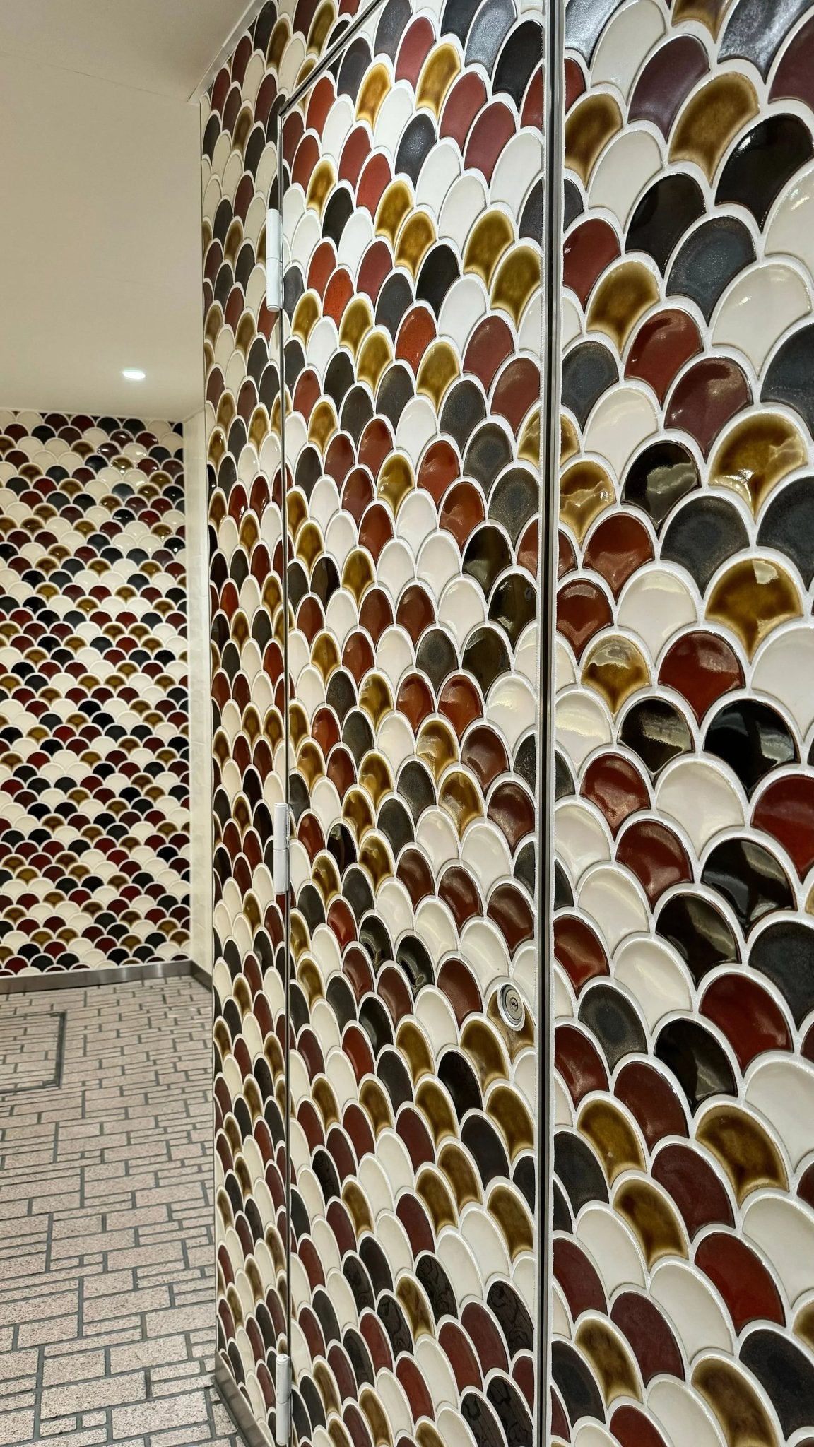 Japanese ceramic wall tiles Kaji Hamon Sample in White from Mittsu Japanese Tiles