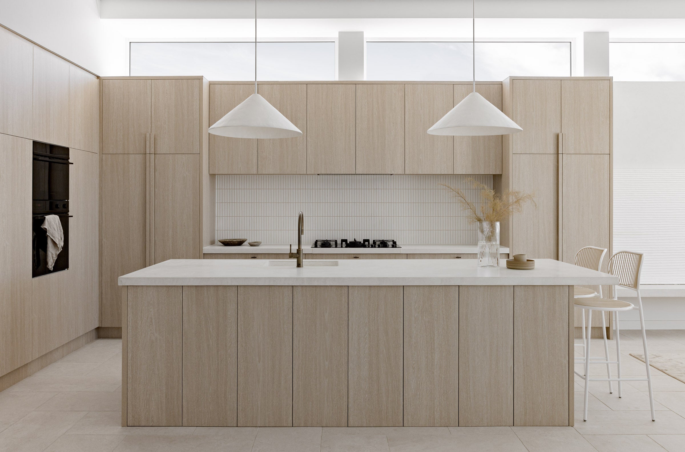 yuki border speckled white casa clisby way kitchen 02