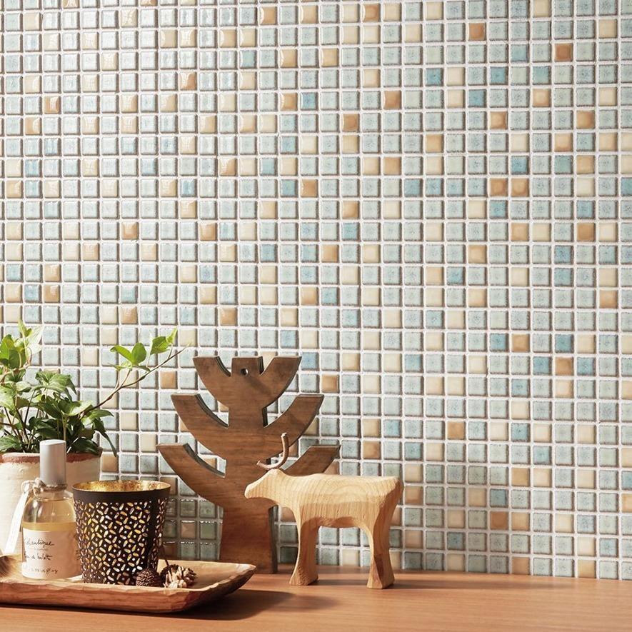 Japanese ceramic wall tiles Kaleido Glaze in White from Mittsu Japanese Tiles