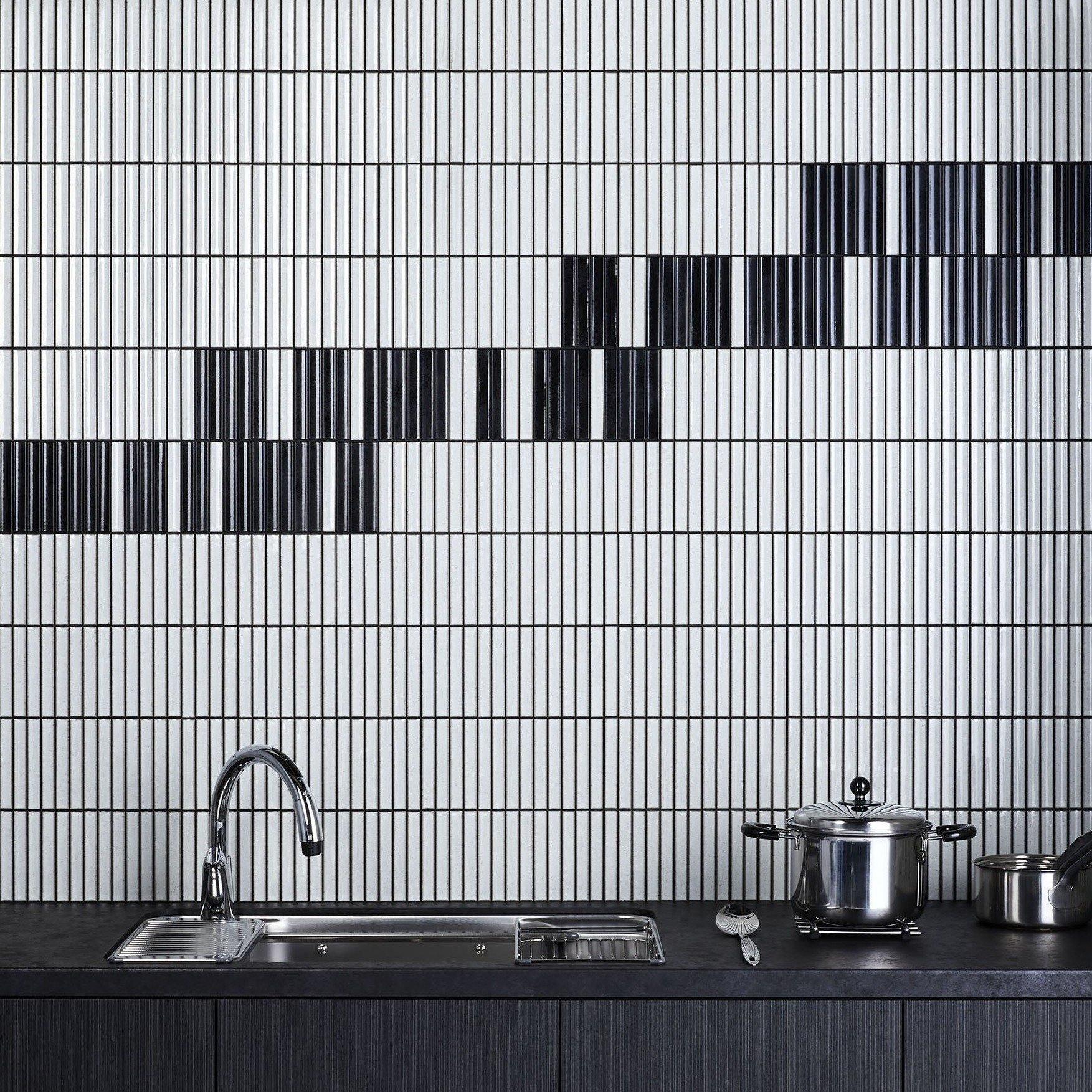 Japanese ceramic wall tiles Yuki Border in Speckled White from Mittsu Japanese Tiles